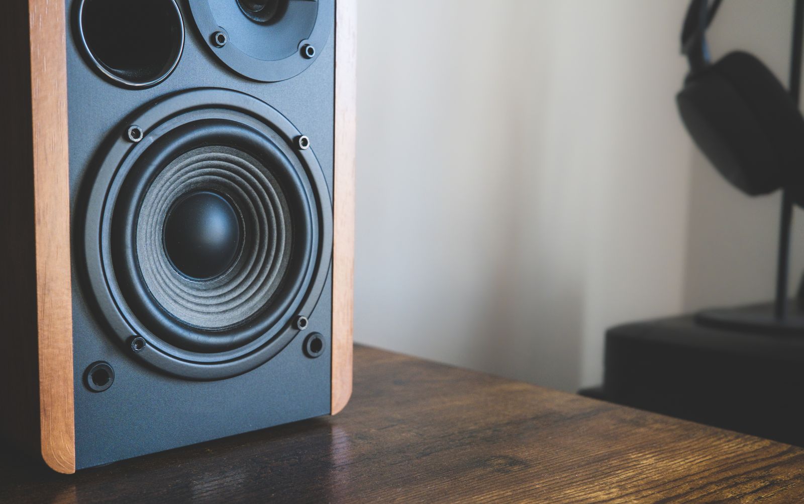 Close view of a bookshelf speaker